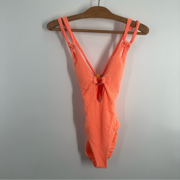 NWOT Becca Line in The Sand Lainey Textured Rib Plunge One-Piece Nectar - Picture 2 of 9